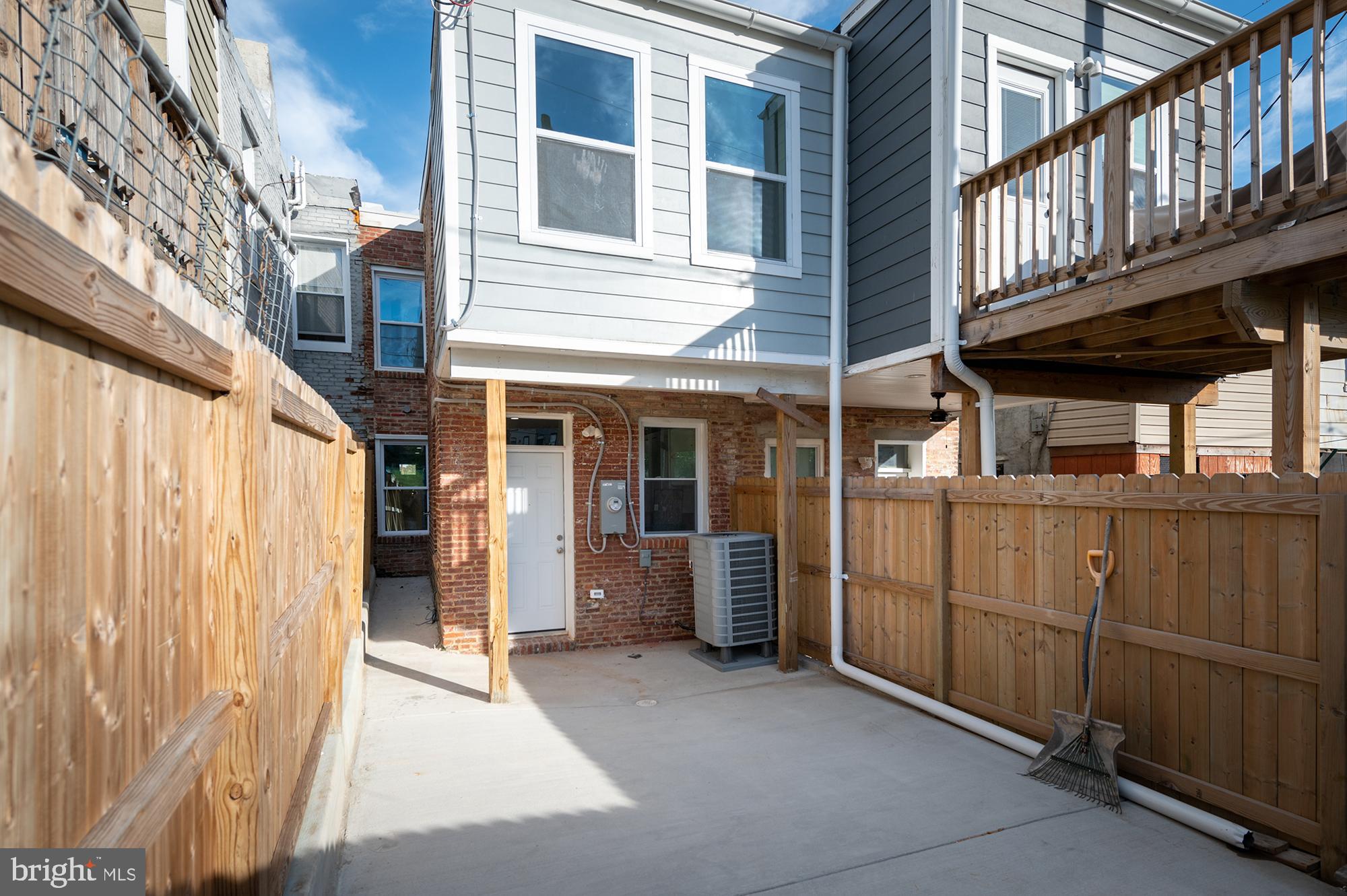 BROADWAY EAST - Residential