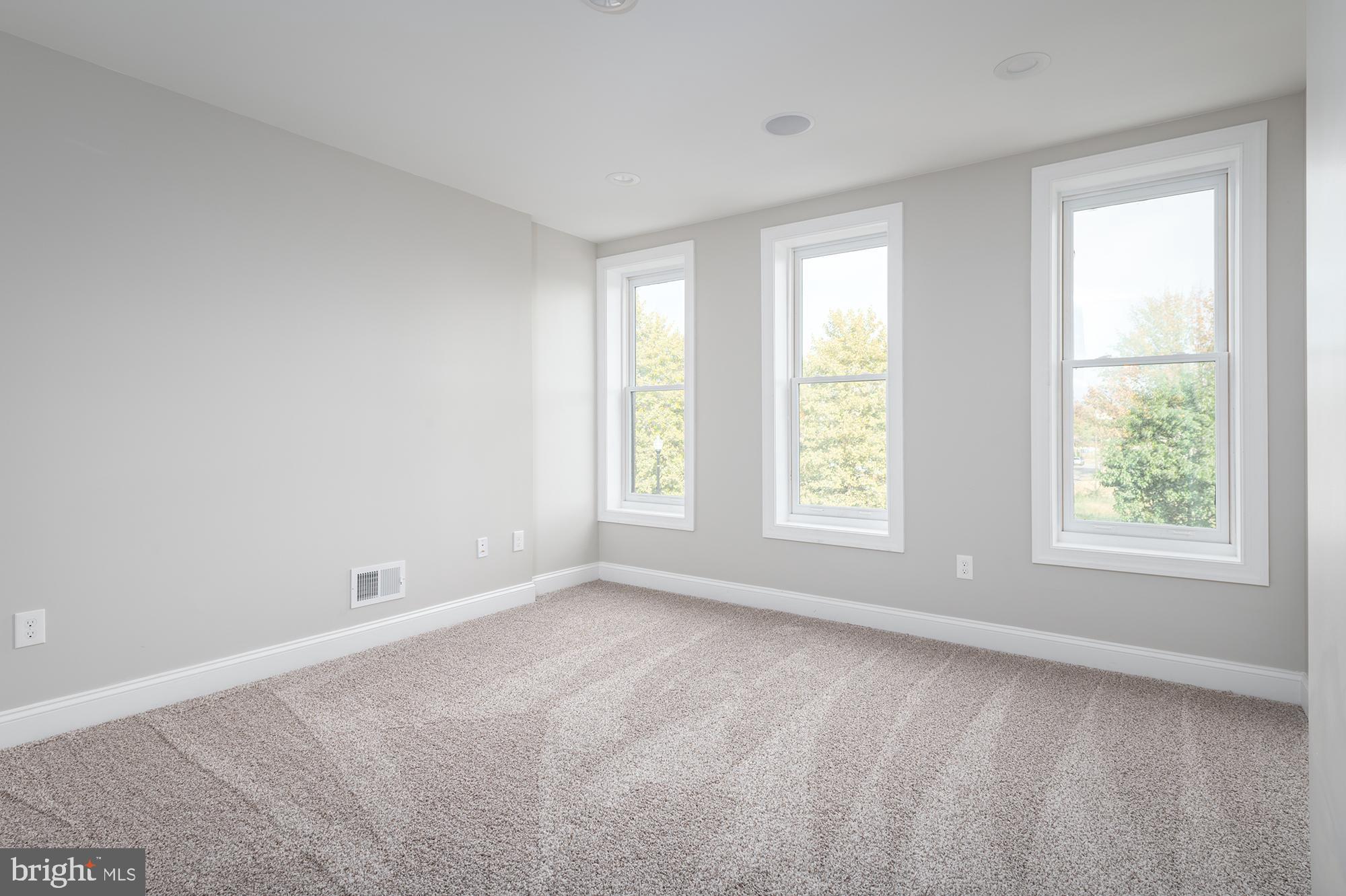 BROADWAY EAST - Residential