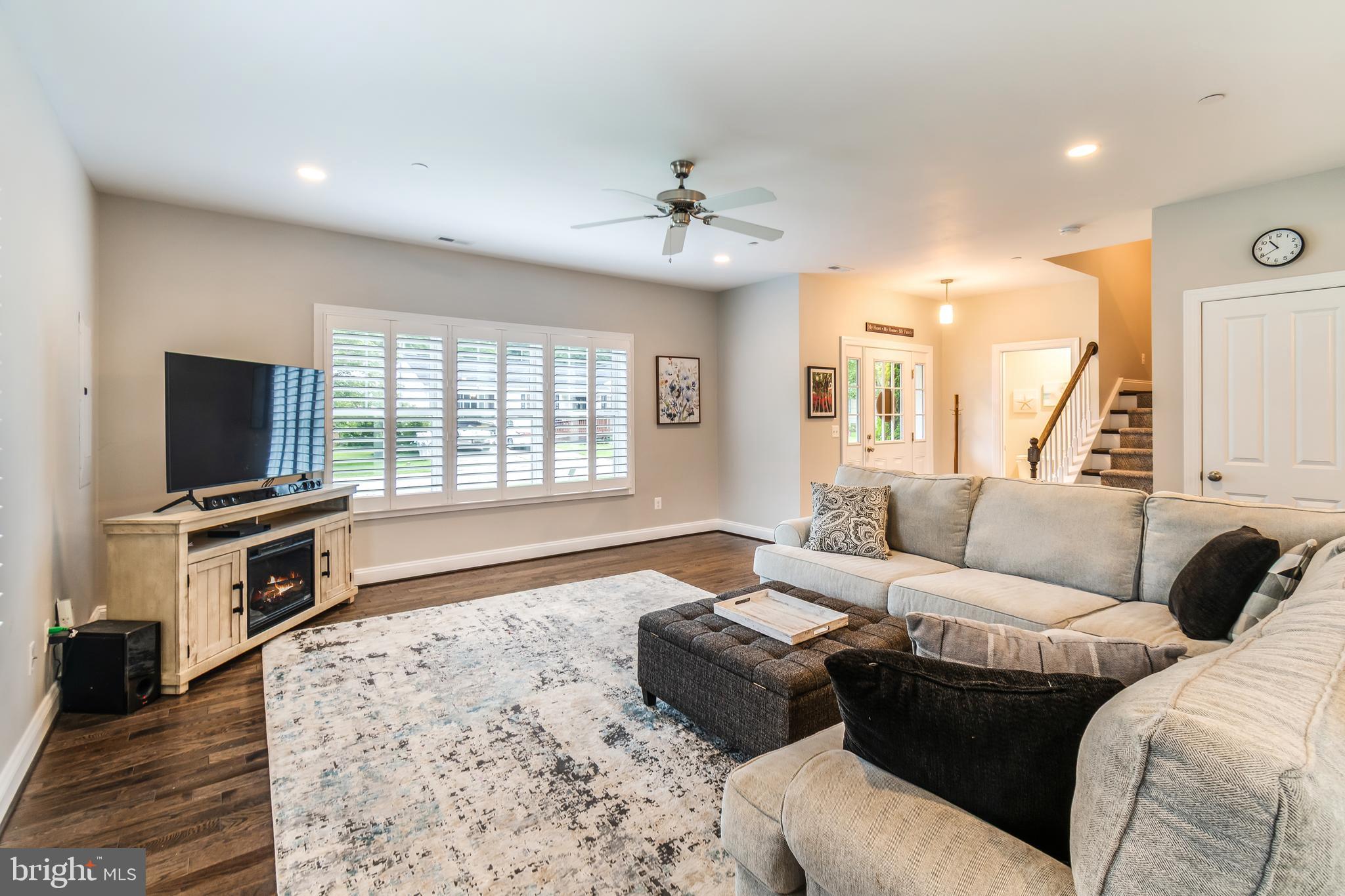 3377 OAK DRIVE