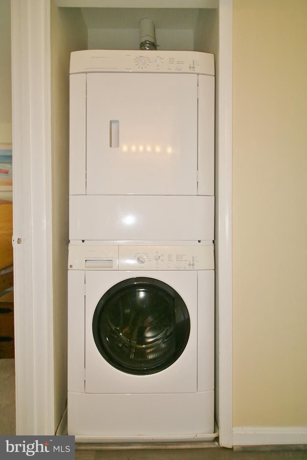 ASHBURN VILLAGE - Residential Lease