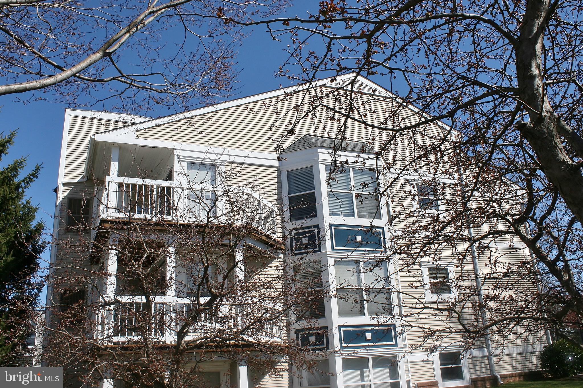 ASHBURN VILLAGE - Residential Lease