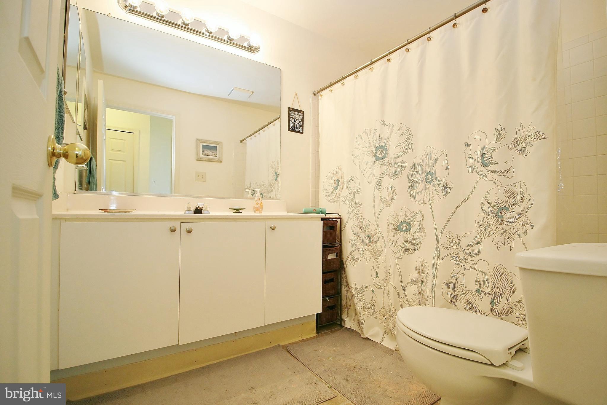 ASHBURN VILLAGE - Residential Lease