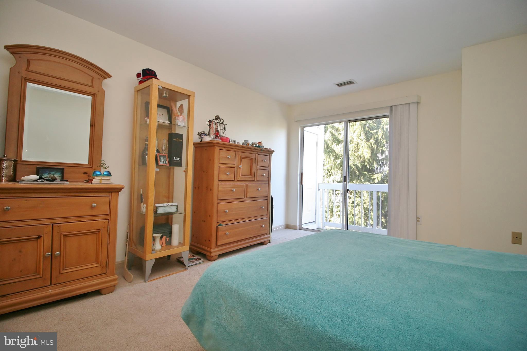 ASHBURN VILLAGE - Residential Lease