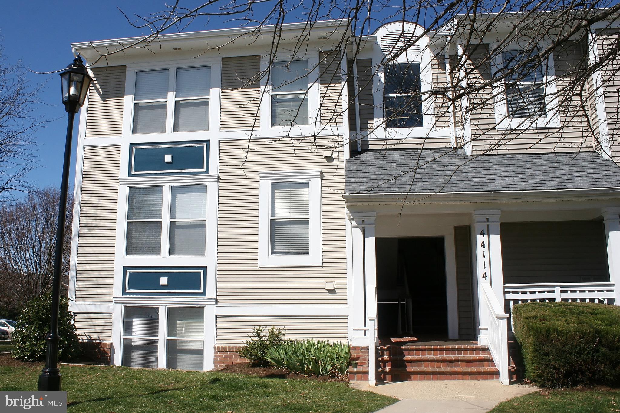 ASHBURN VILLAGE - Residential Lease