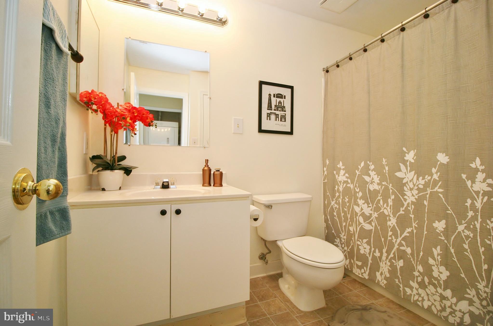 ASHBURN VILLAGE - Residential Lease