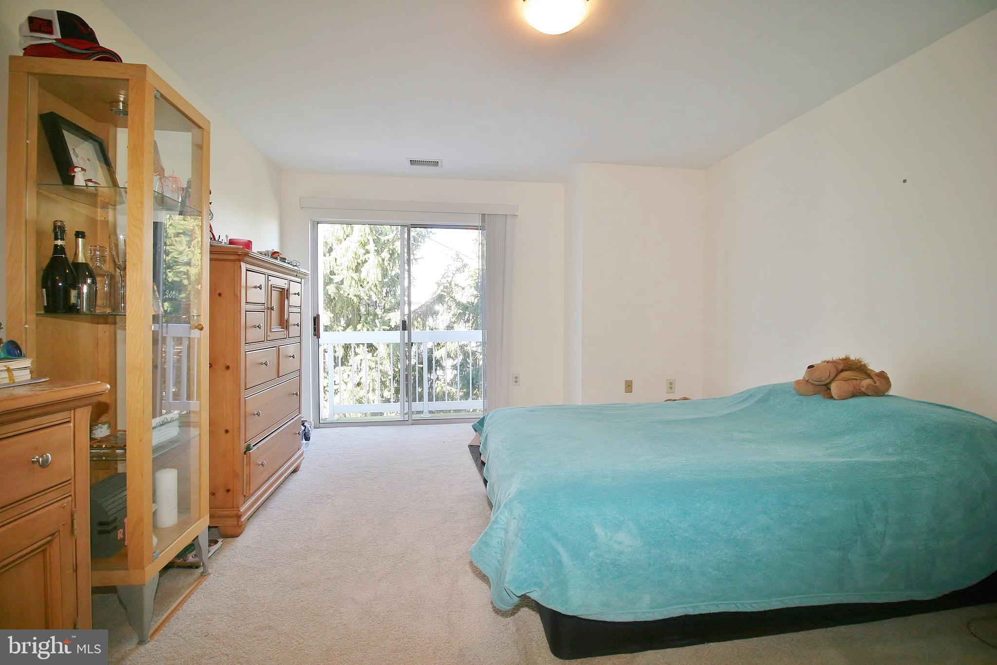 ASHBURN VILLAGE - Residential Lease