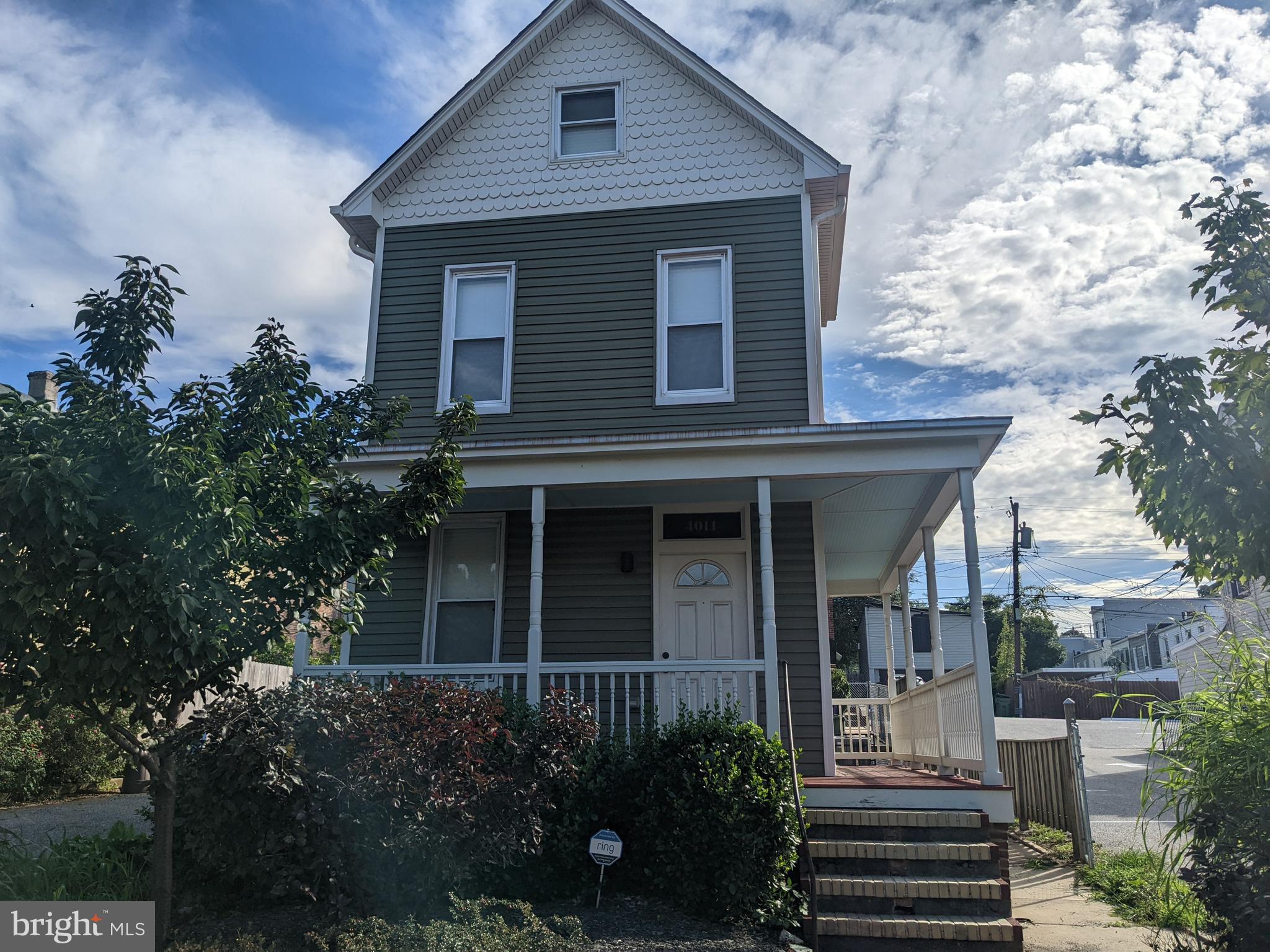 Stylish Victorian townhome with spacious rooms. Features include: a wraparound porch, 3 bedrooms, 2 baths and bonus room with french doors ideal for office. Oversized garage for one car is also provided. Appts must be 24 hours in advance, property is owner occupied A must see!