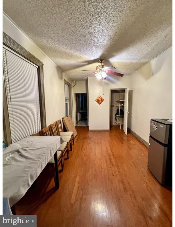 1930 E LEHIGH AVENUE