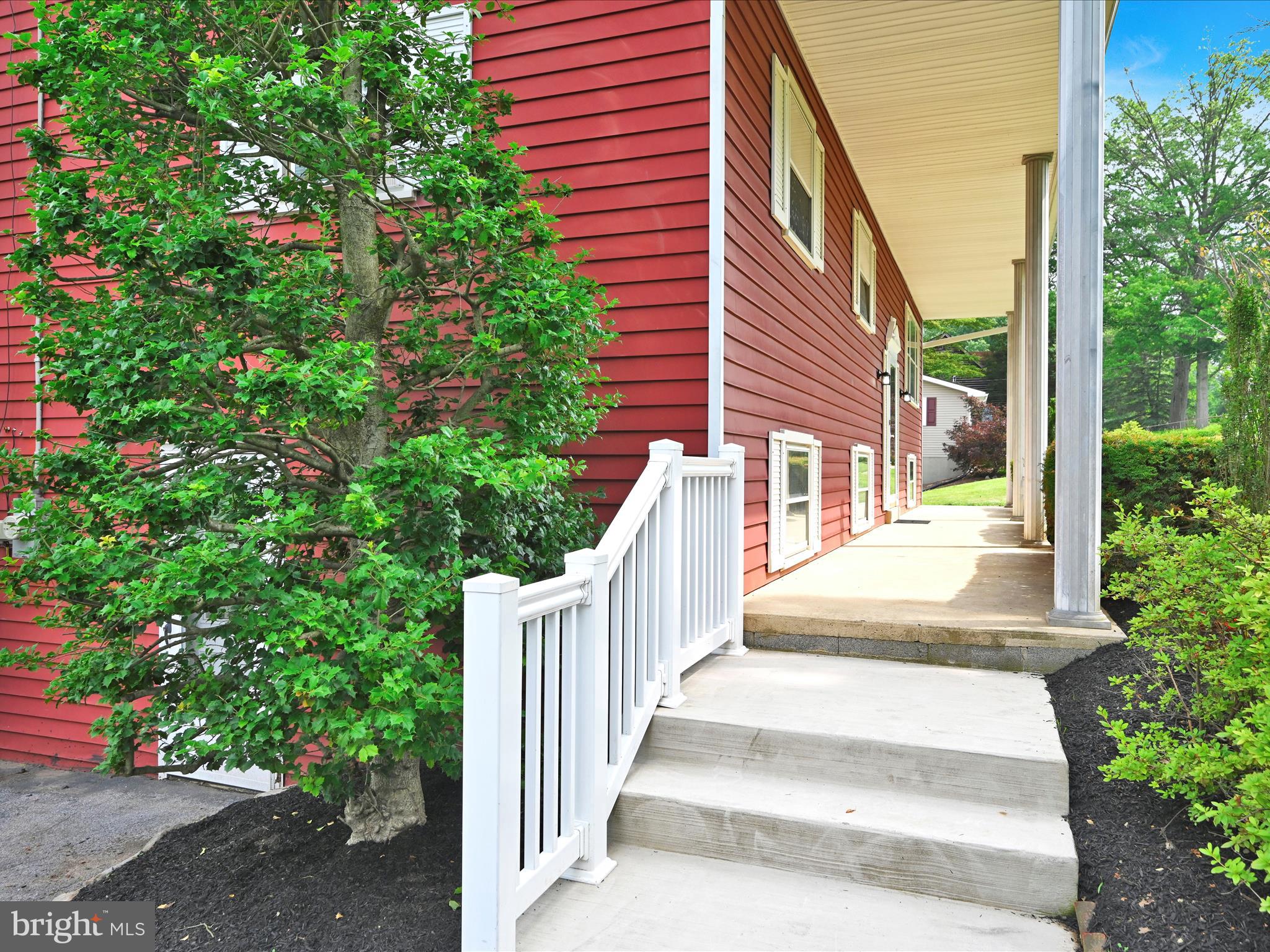 309 HILLSIDE ROAD