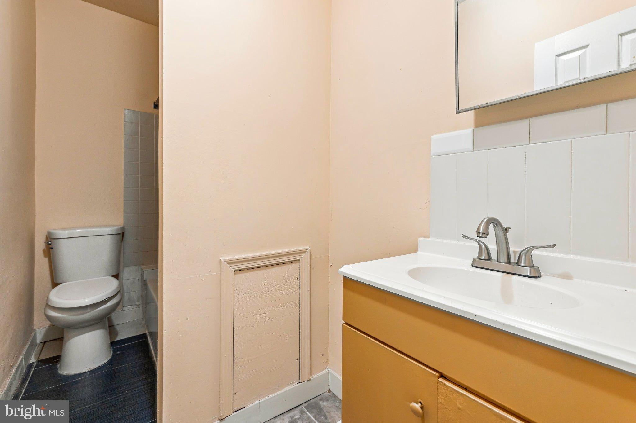 59 E WALNUT LANE