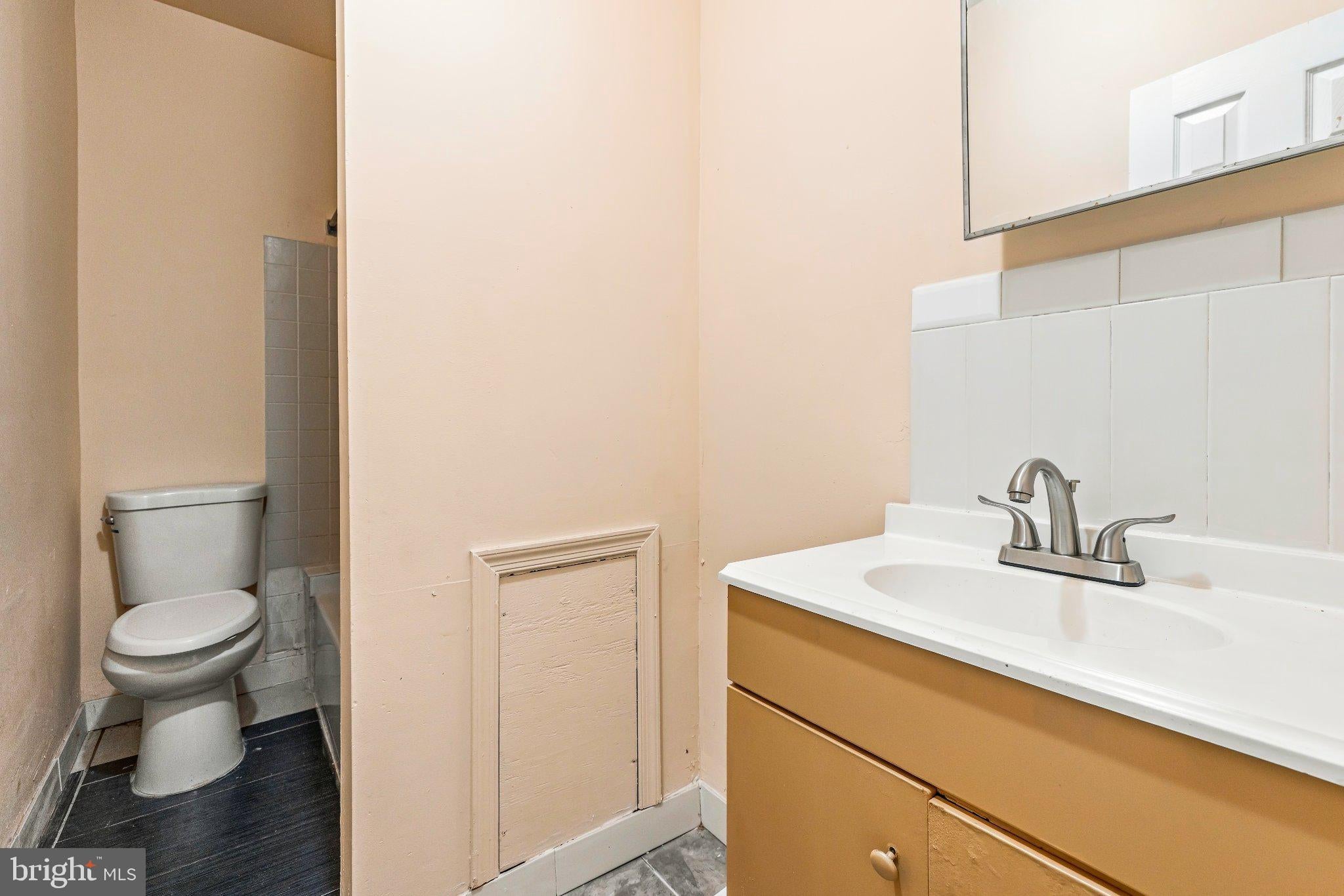 59 E WALNUT LANE