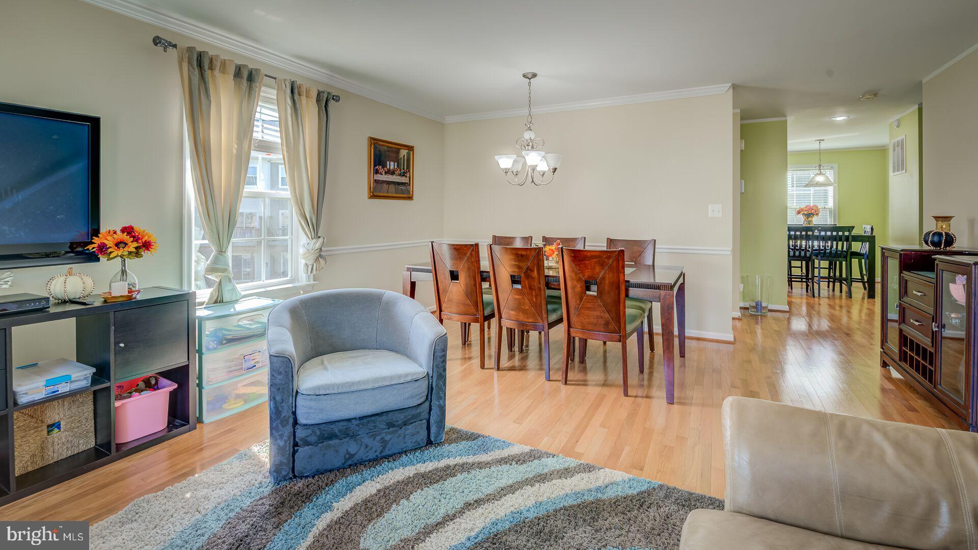 RIVER OAKS - Residential