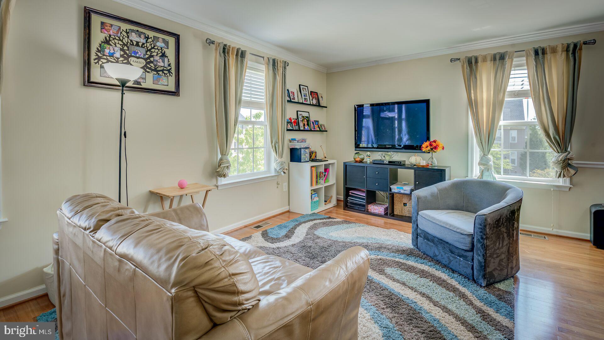 RIVER OAKS - Residential