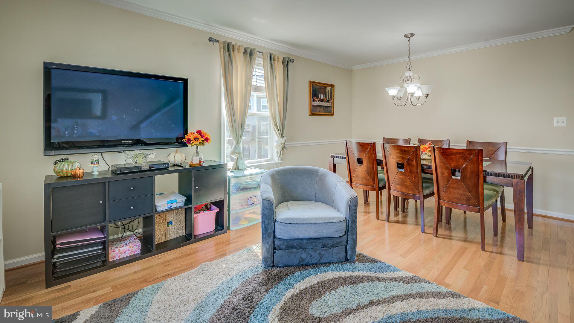 RIVER OAKS - Residential