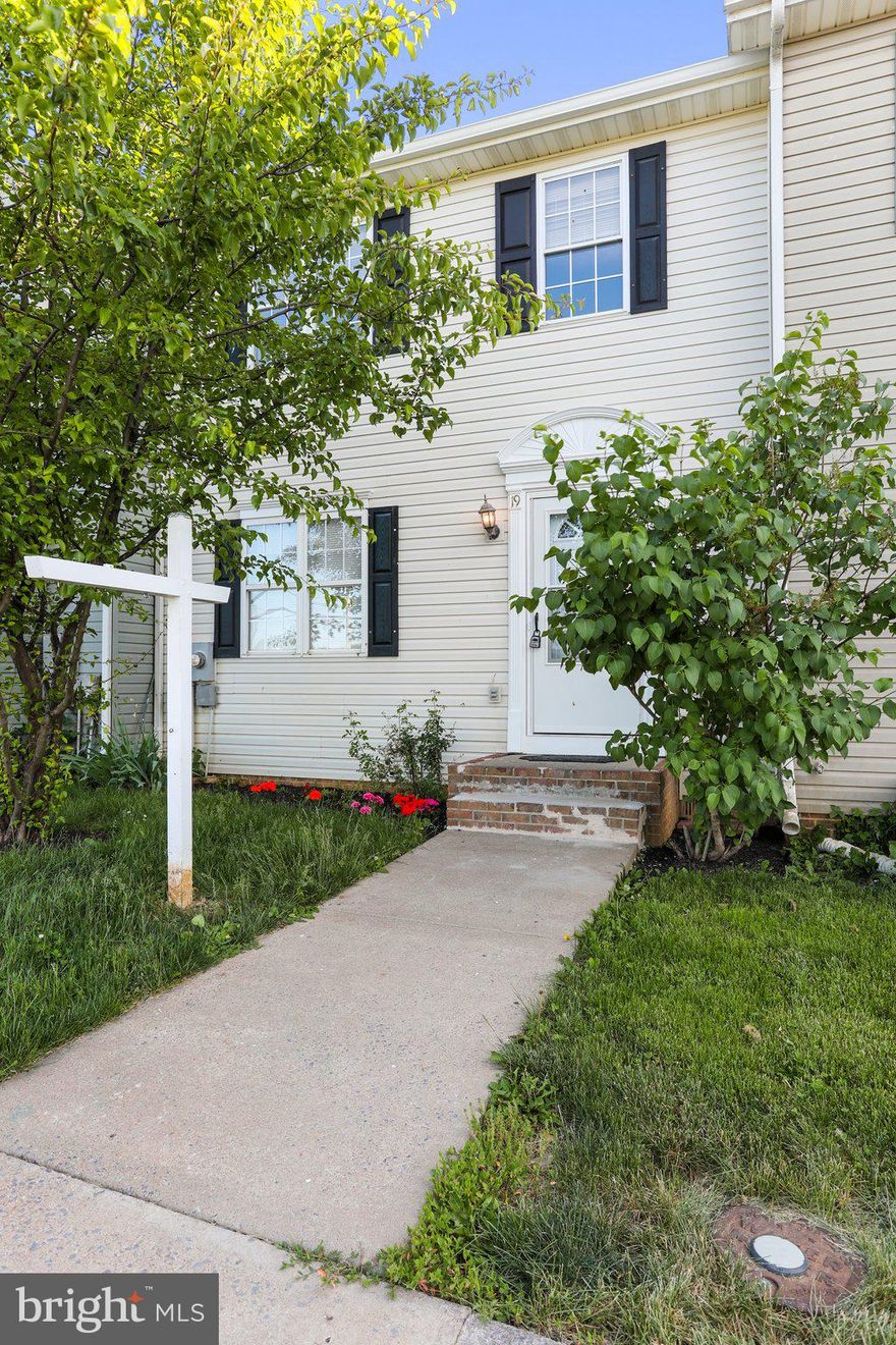 Beautifully maintained townhome in the South Queen Street Townhouses community! Featuring 3 bedrooms, 2.5 baths. Luxury vinyl plank flooring throughout. Living room, dining room, and kitchen with ample cabinetry and table space. Bedrooms on upper level. Primary bedroom with walk-in closet and en suite. Deck with stairs leading down to backyard space. HOA covers road maintenance and snow removal. Conveniently close to shopping, dining, and Interstate 81. Schedule your tour today!