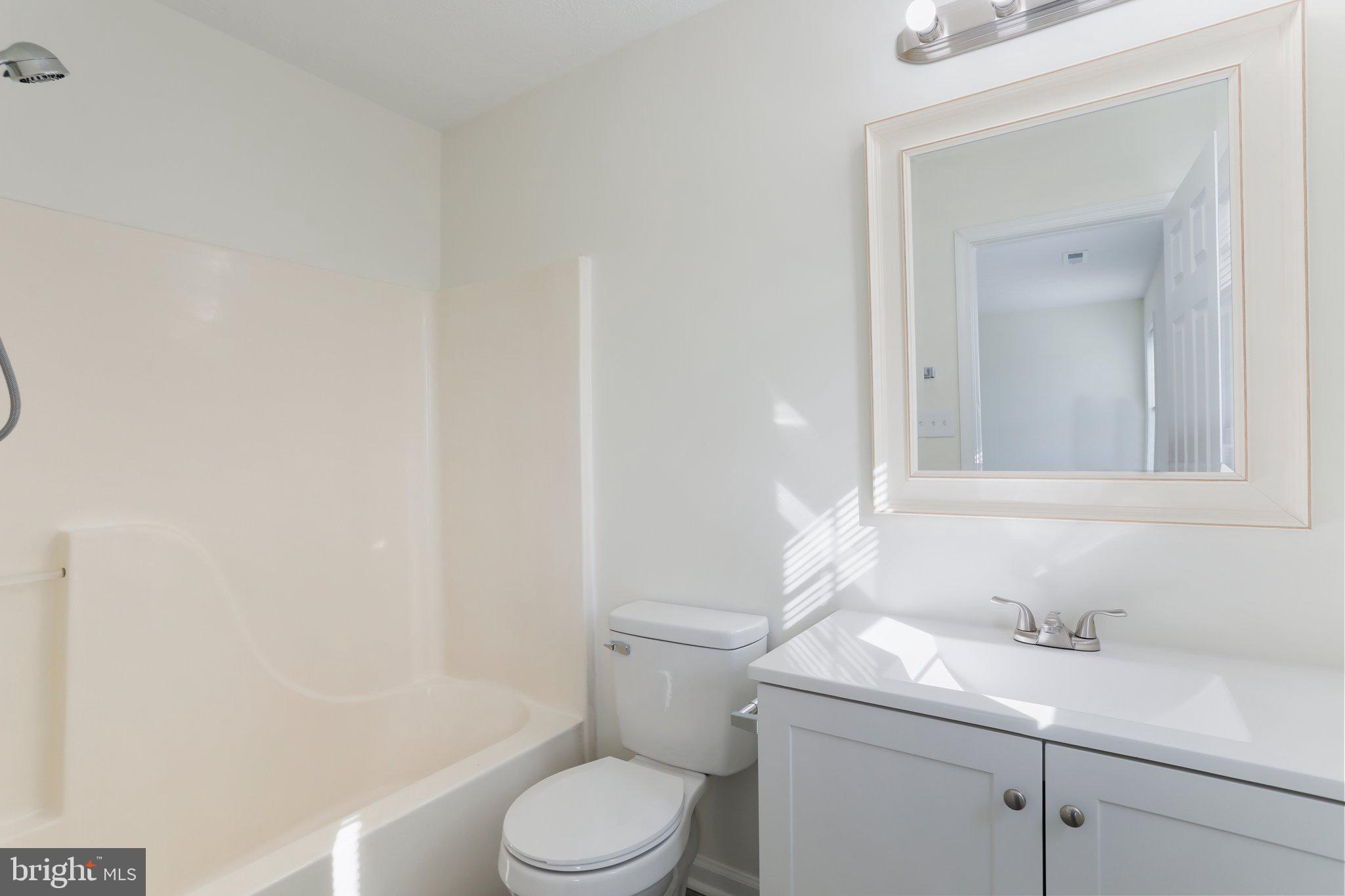 SOUTH QUEEN TOWNHOUSES - Residential