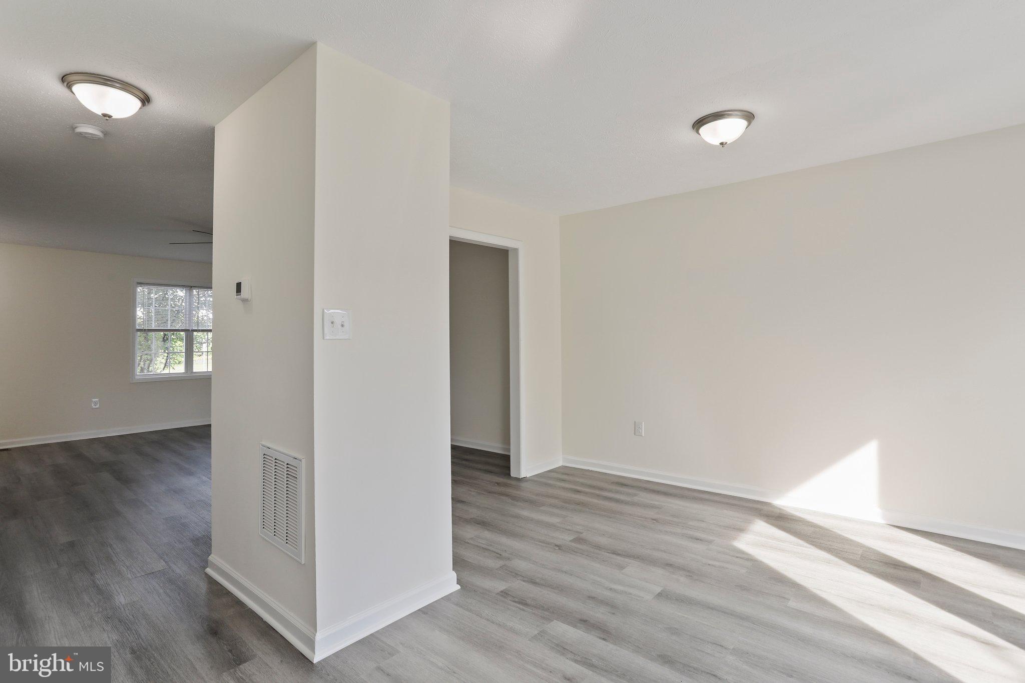 SOUTH QUEEN TOWNHOUSES - Residential