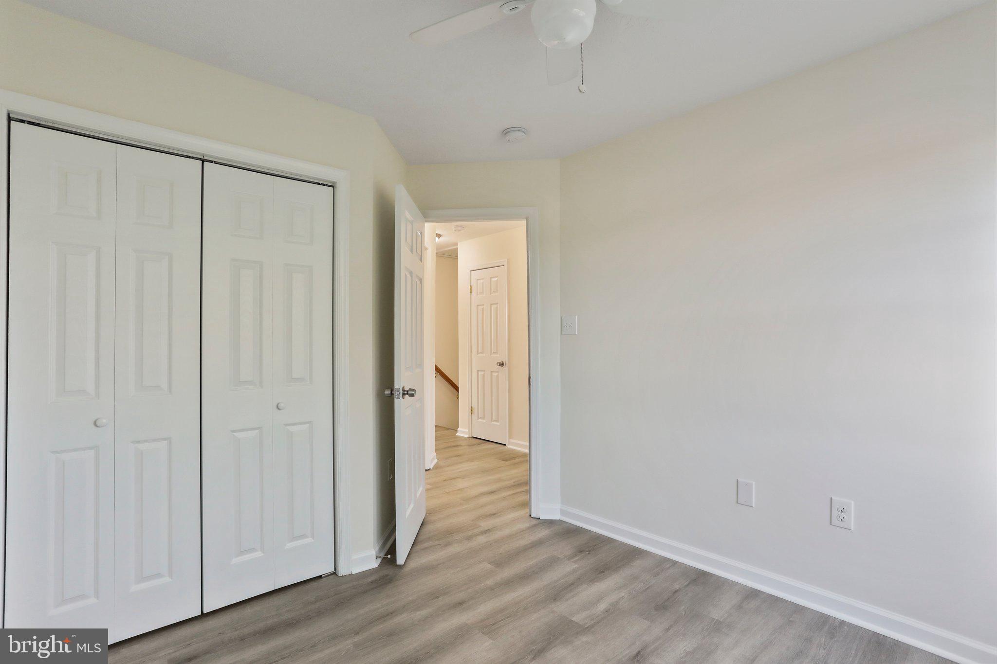 SOUTH QUEEN TOWNHOUSES - Residential