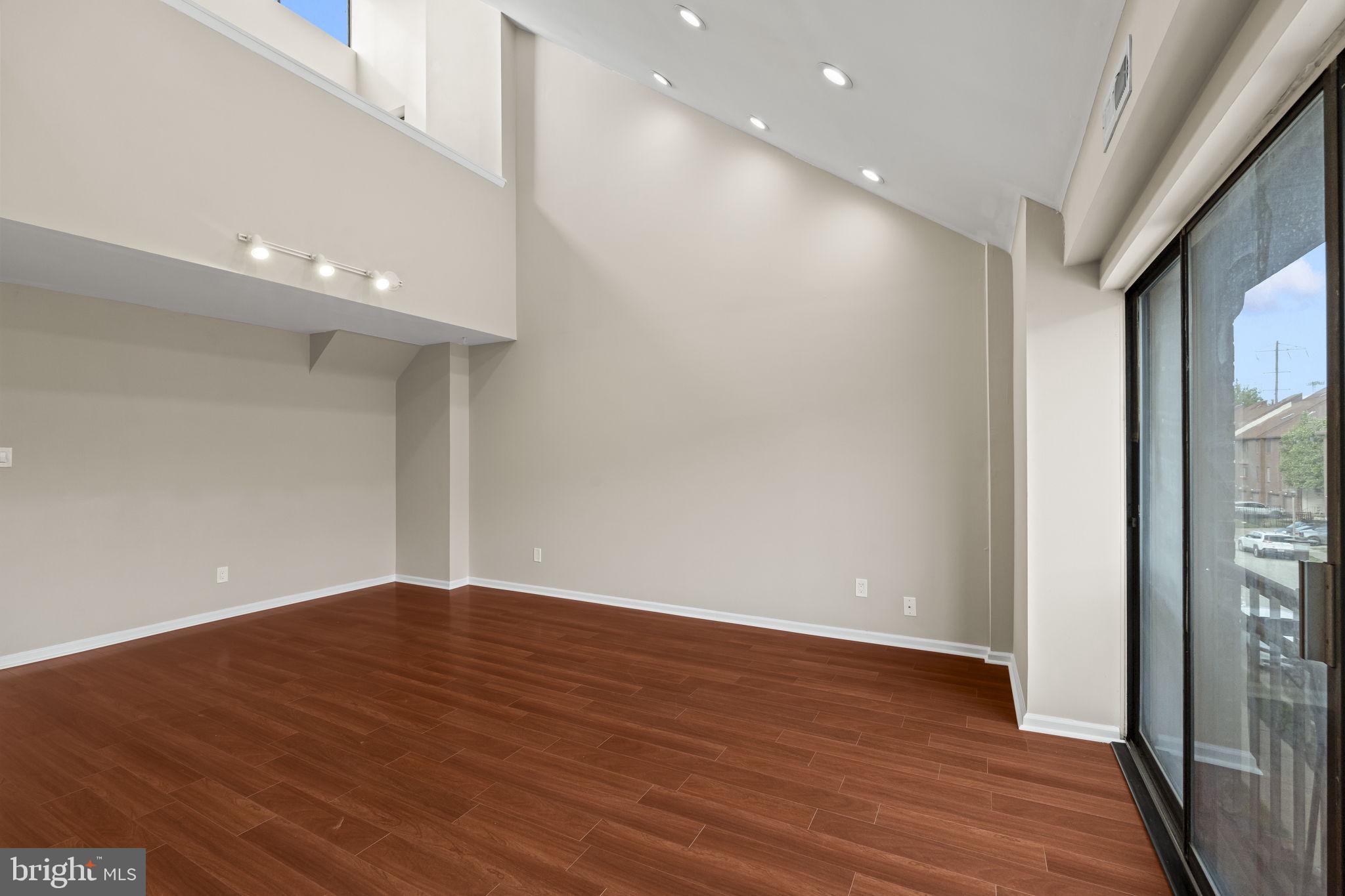 9551 JAMES STREET 00 15B