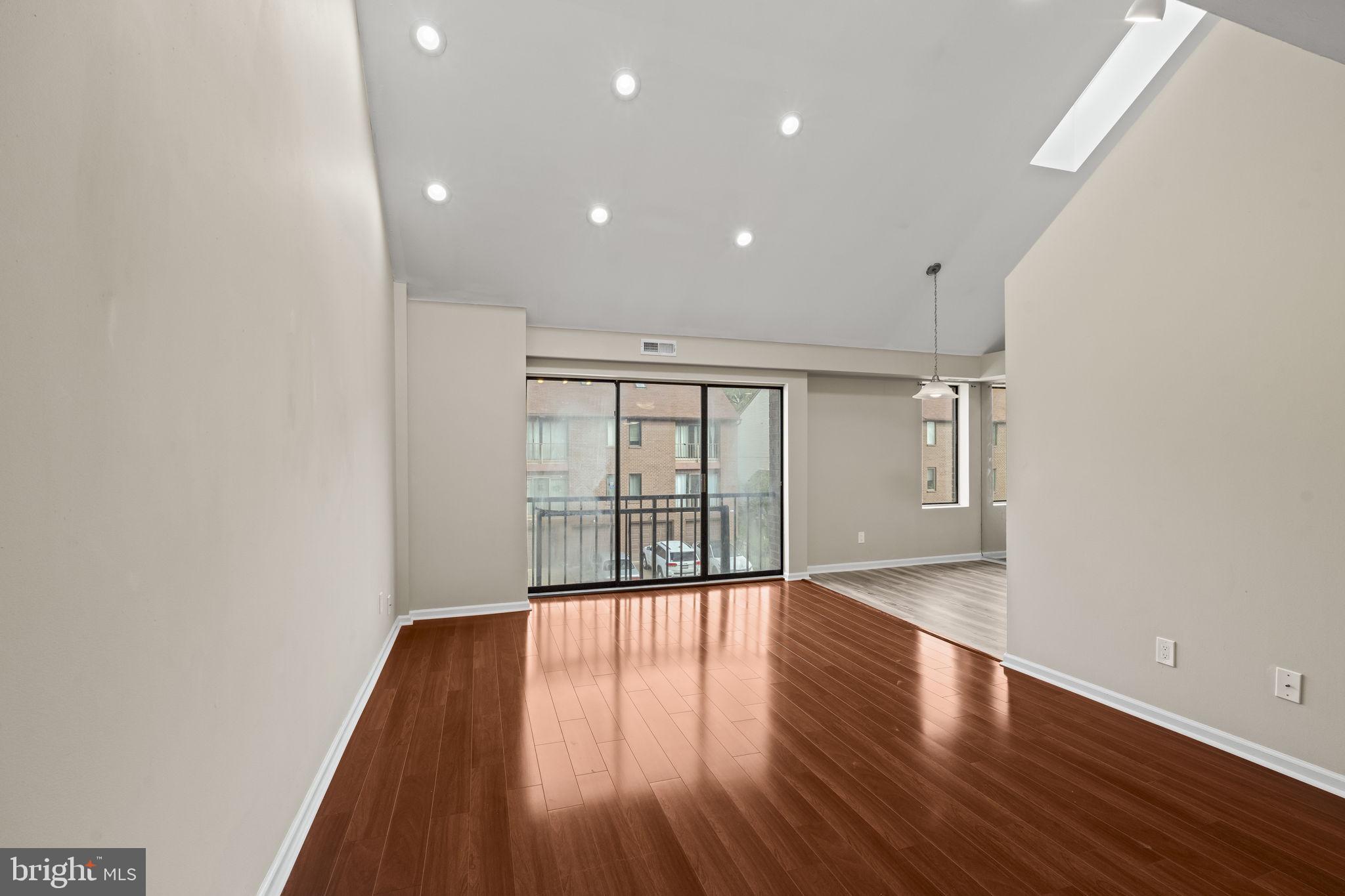 9551 JAMES STREET 00 15B