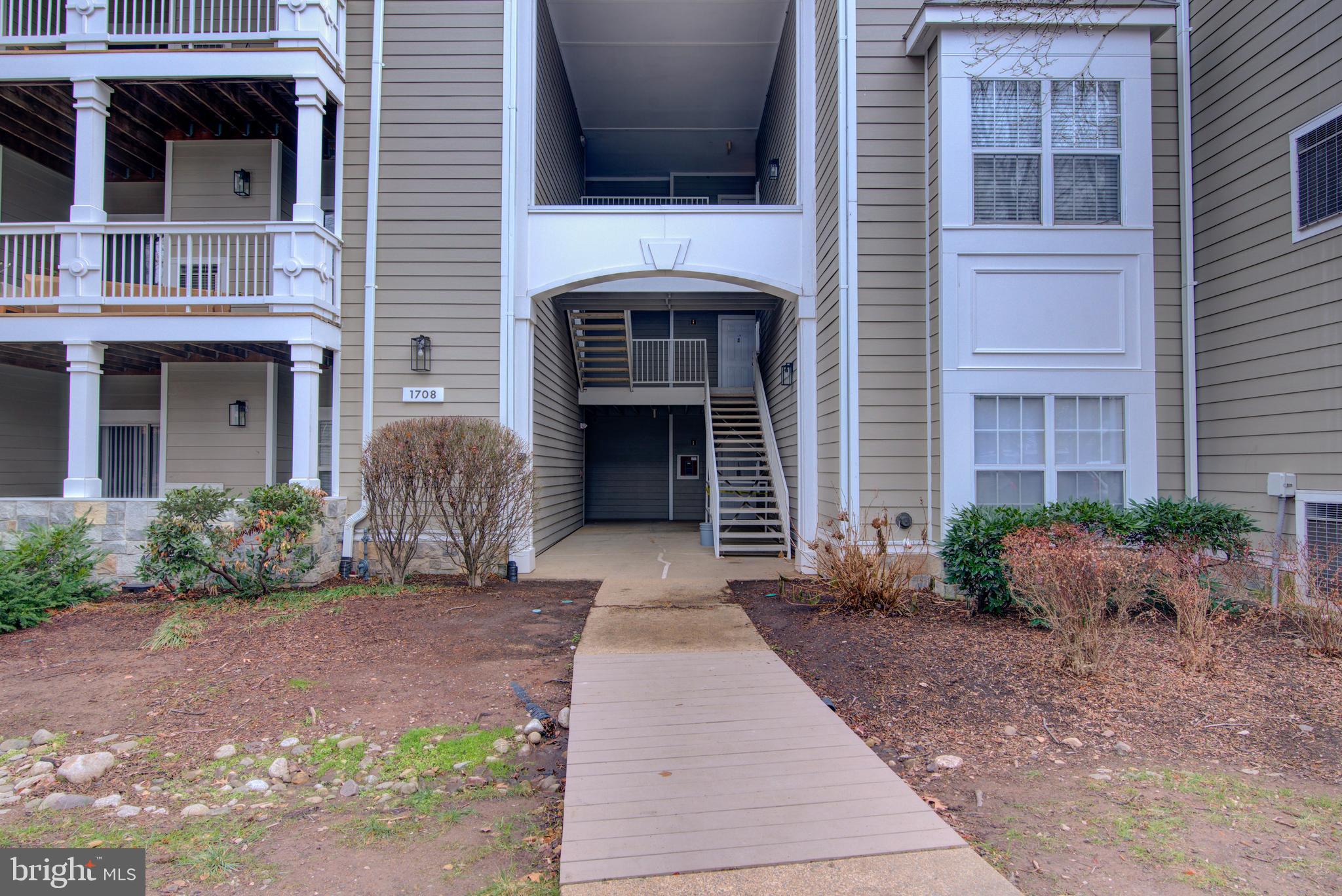 EDGEWATER AT TOWN CENTER - Residential