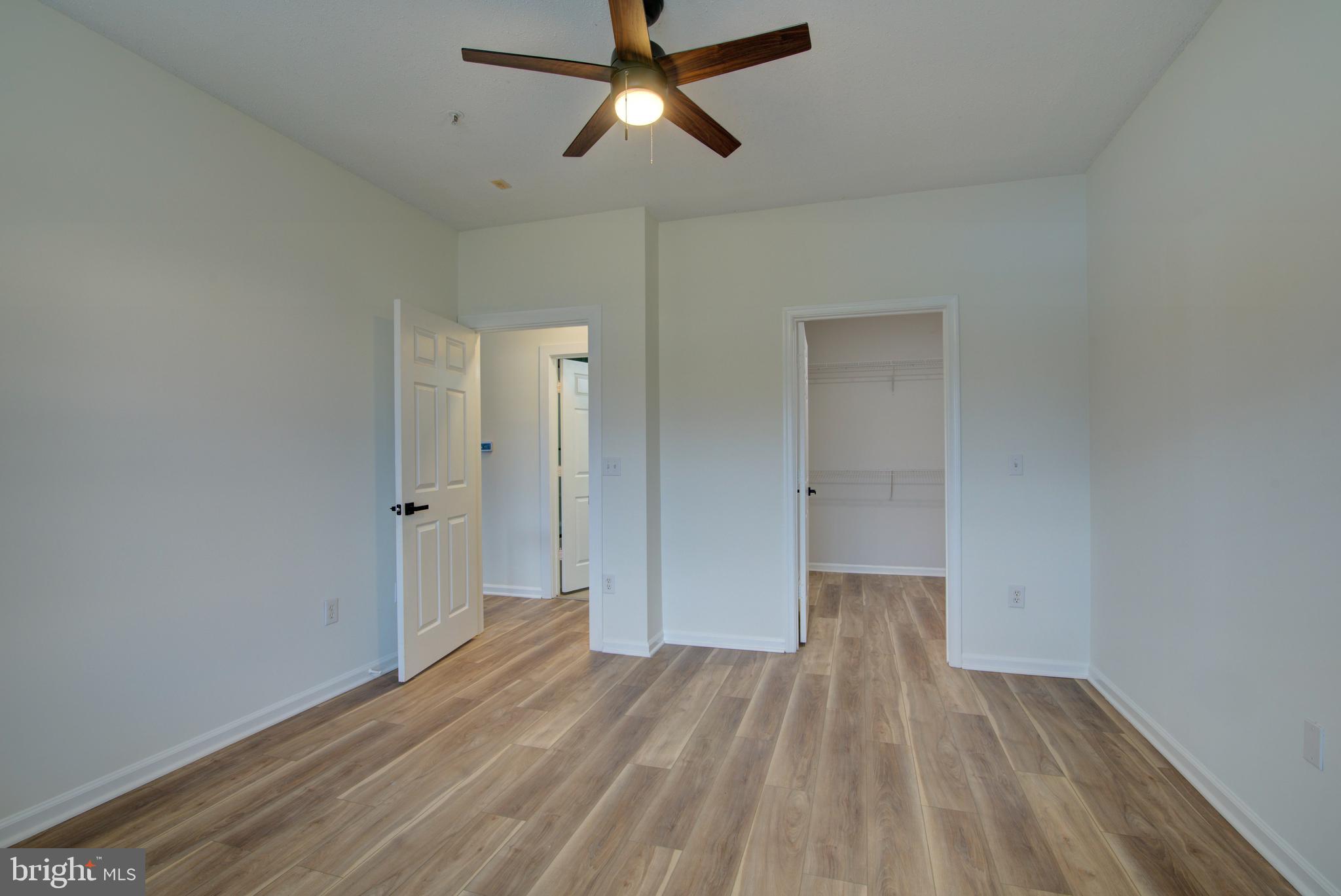 EDGEWATER AT TOWN CENTER - Residential