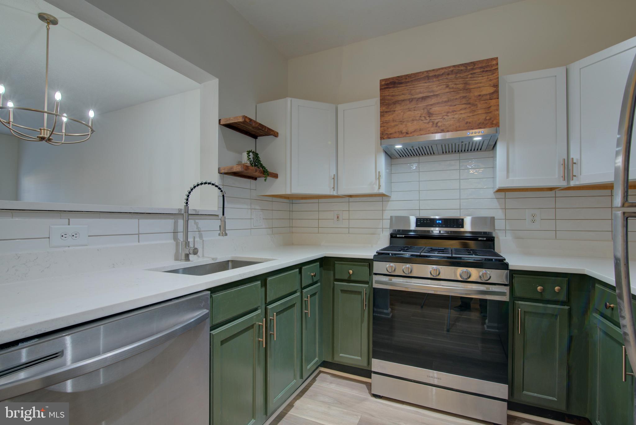 EDGEWATER AT TOWN CENTER - Residential