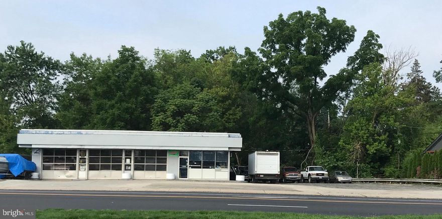 Adjacent to WAWA and entry to Home Depot/Acme center.  High traffic location perfect for automotive, medical, or retail.

New construction located between Vybe Medical and Carli Automotive.  Owner will build to suit, or lease land.  Lease does not include Carli automotive.   15 dedicated spaces to be provided.  Owner intends to construct a 3-bay garage suited for mechanic, auto body, or other automotive use.