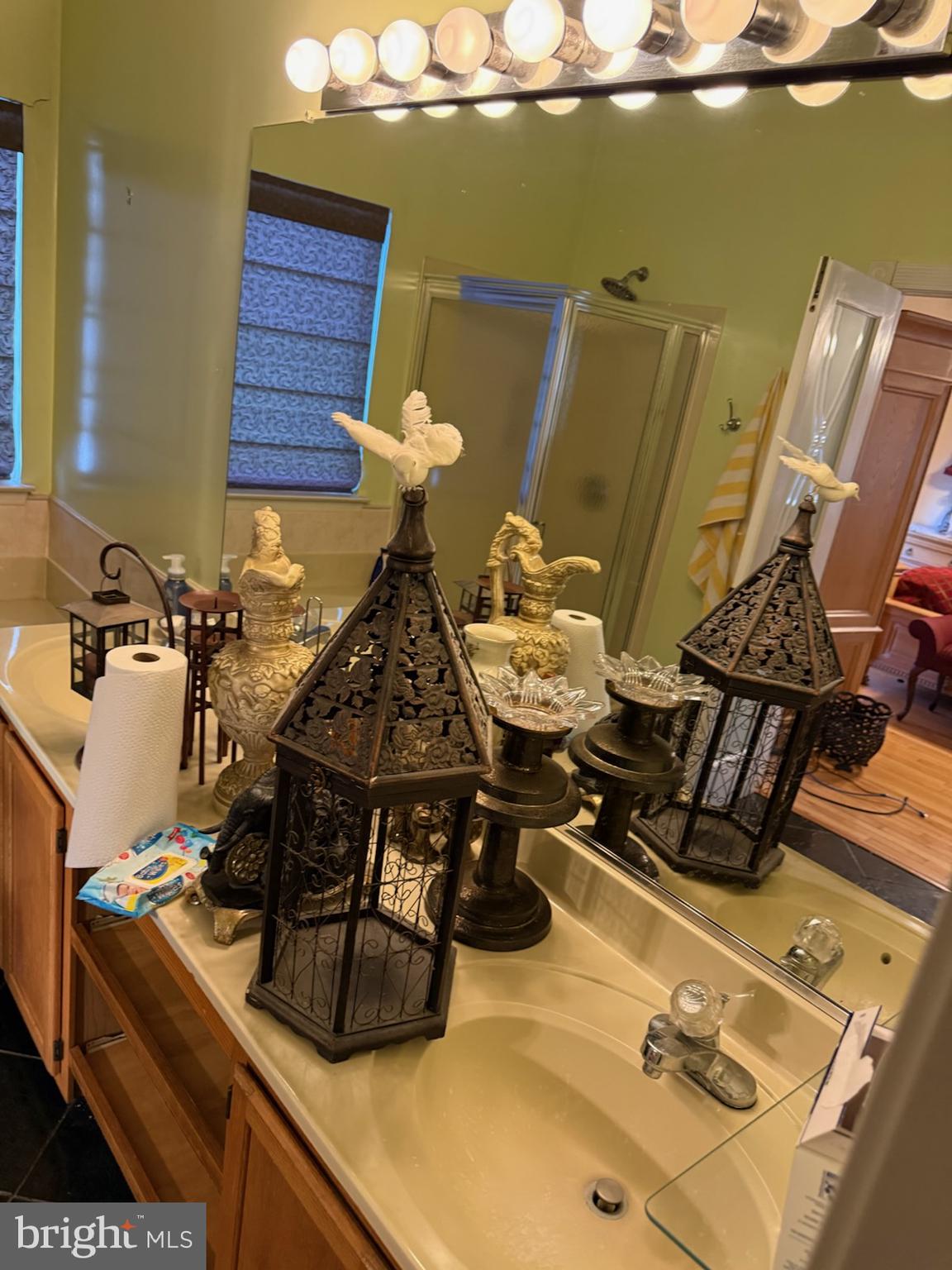 GLASSMANOR - Residential