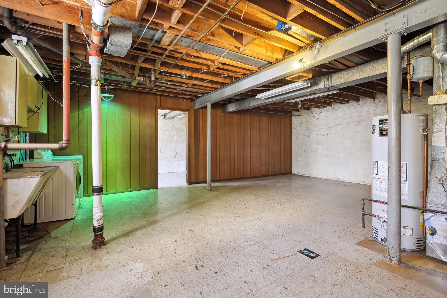 BROYHILLS MCLEAN ESTATES - Residential