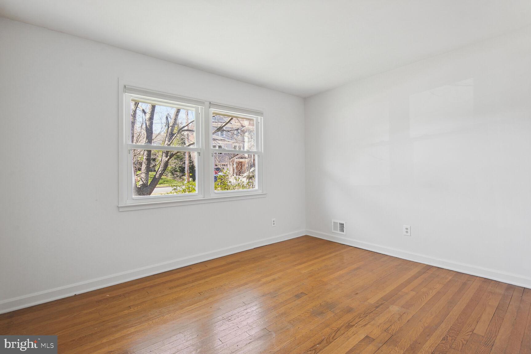 BROYHILLS MCLEAN ESTATES - Residential