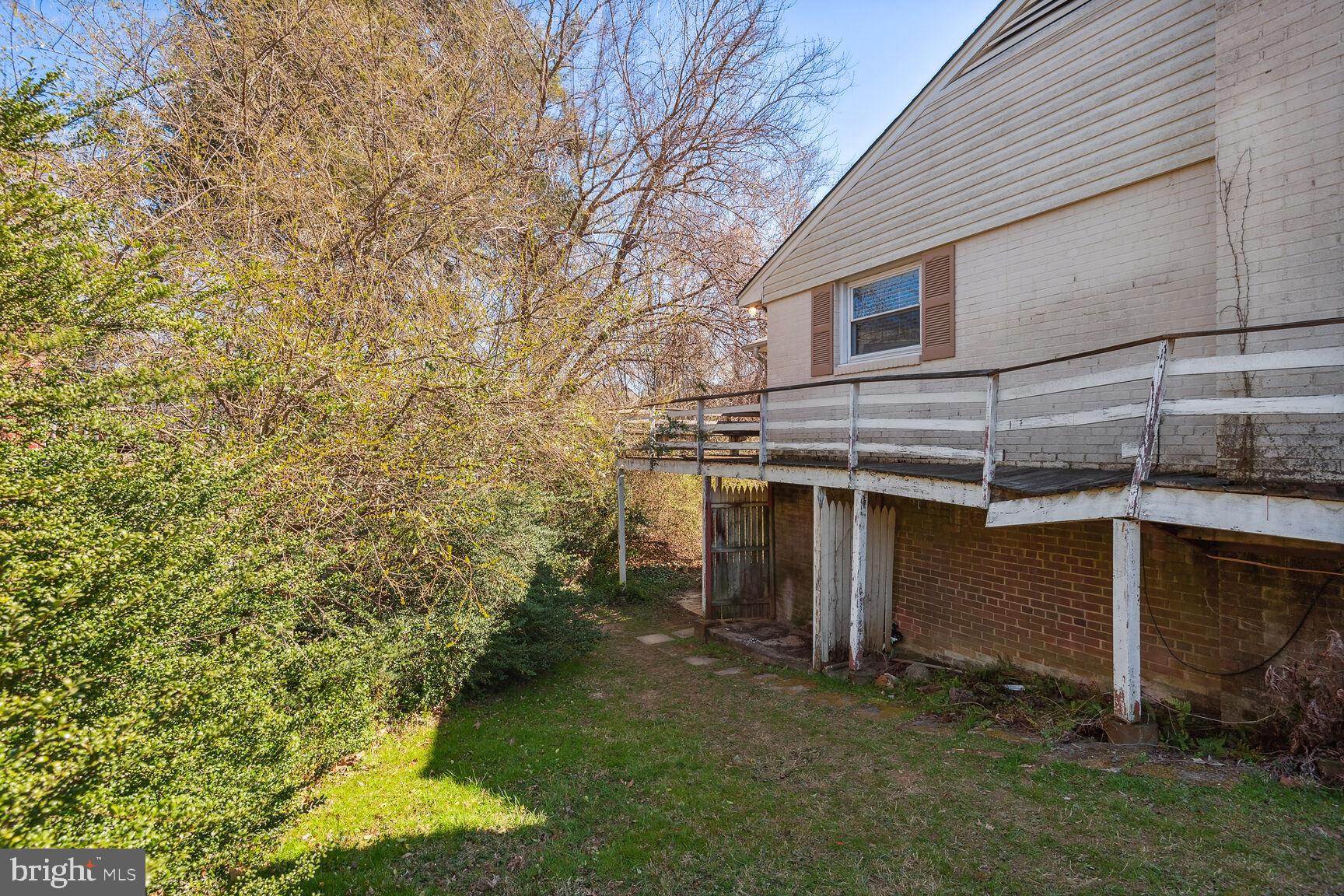 BROYHILLS MCLEAN ESTATES - Residential