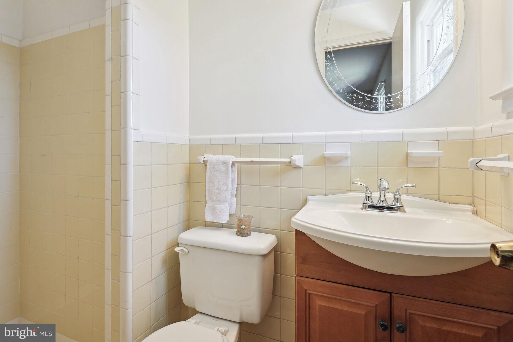 BROYHILLS MCLEAN ESTATES - Residential