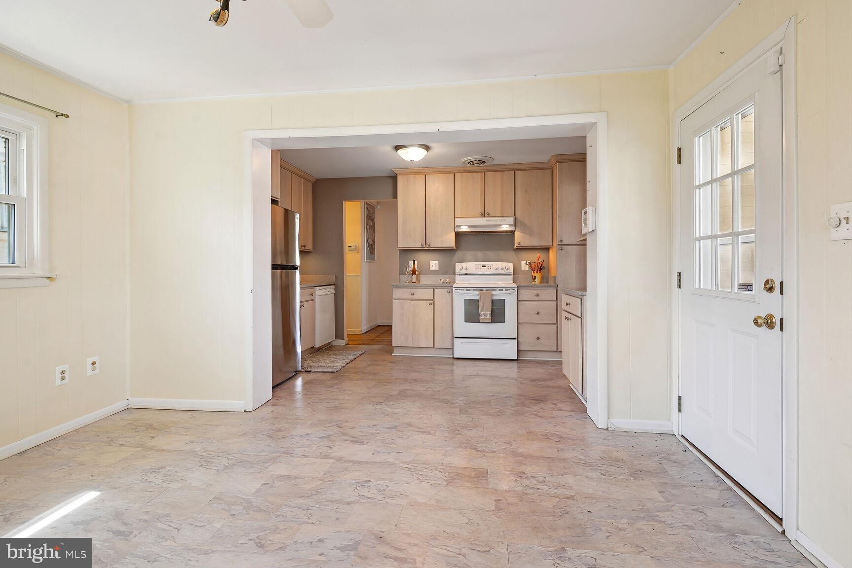 BROYHILLS MCLEAN ESTATES - Residential