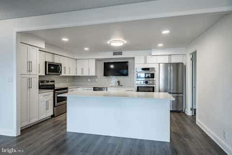 Condo For Rent - 21510 Valley Forge Circle #1510<br/> KING OF PRUSSIA, PA 19406