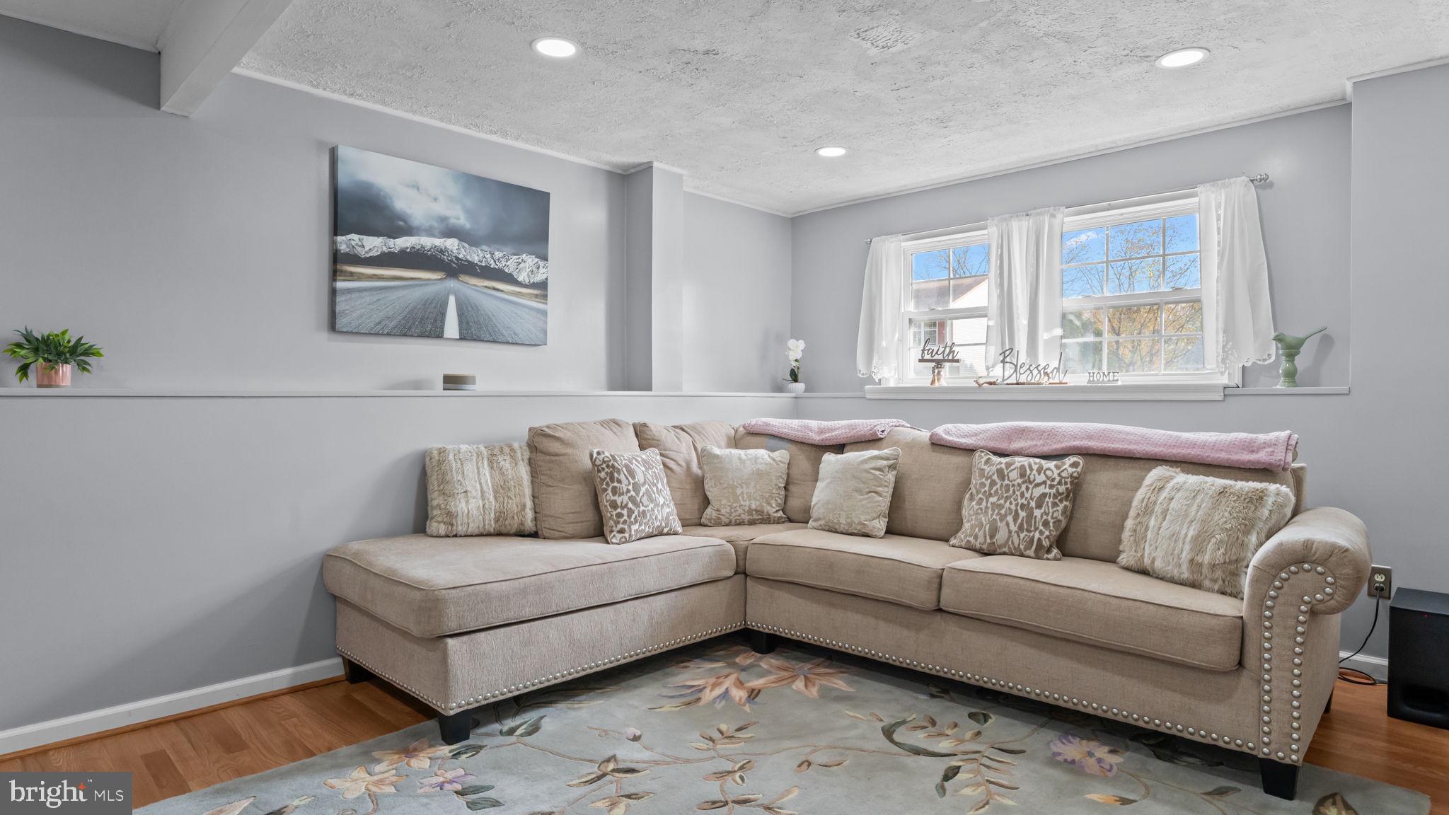 ARTISANS VIEW - Residential