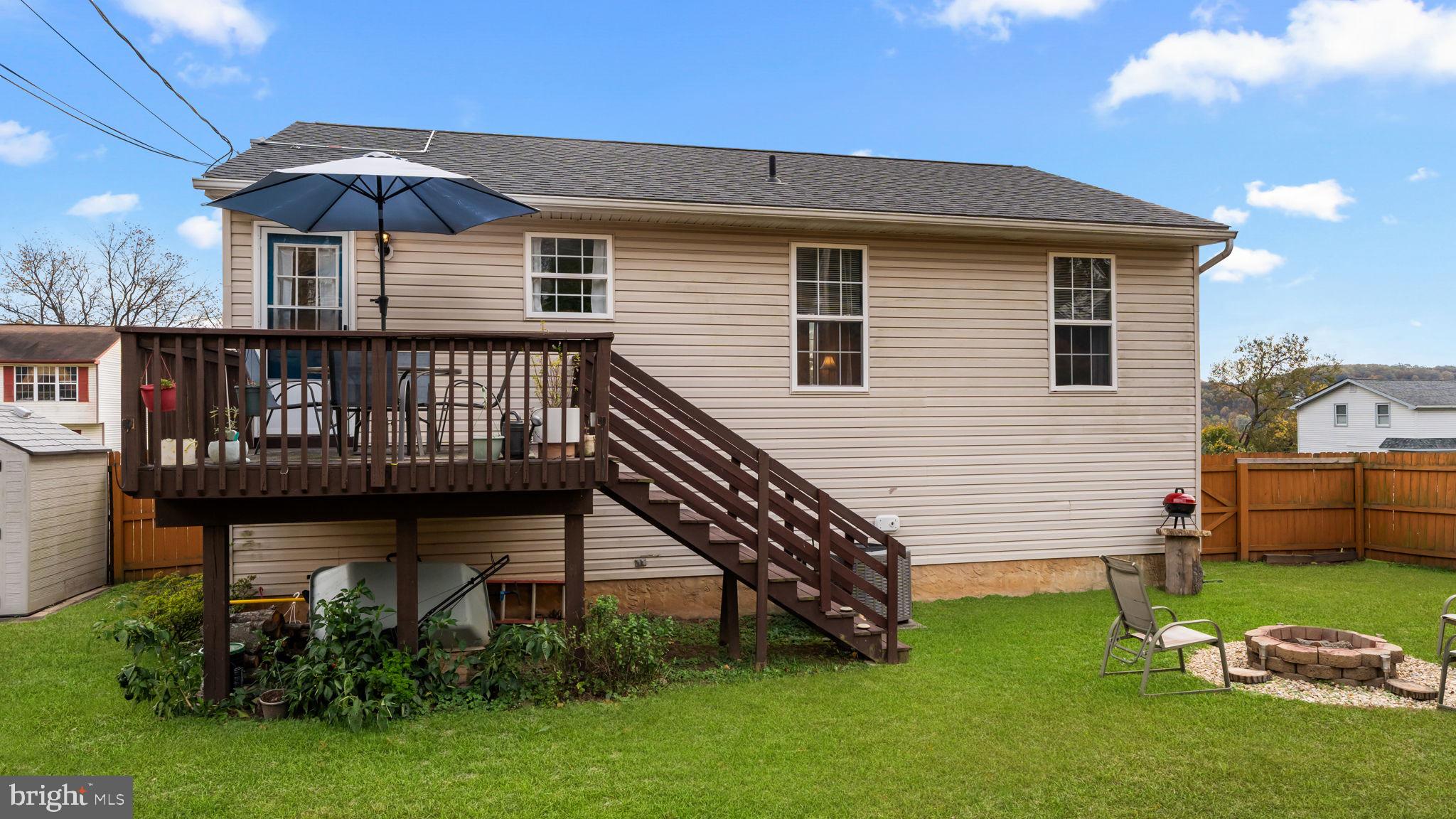 ARTISANS VIEW - Residential