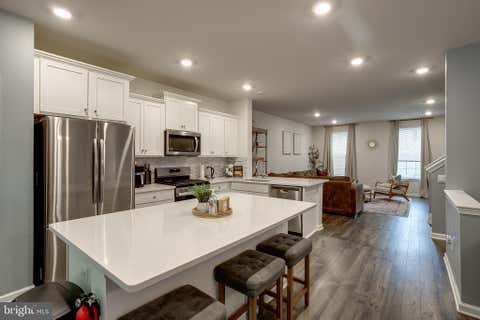 Townhouse For Rent - 104 Levis Drive<br/> Burlington County, MOUNT HOLLY, NJ 08060