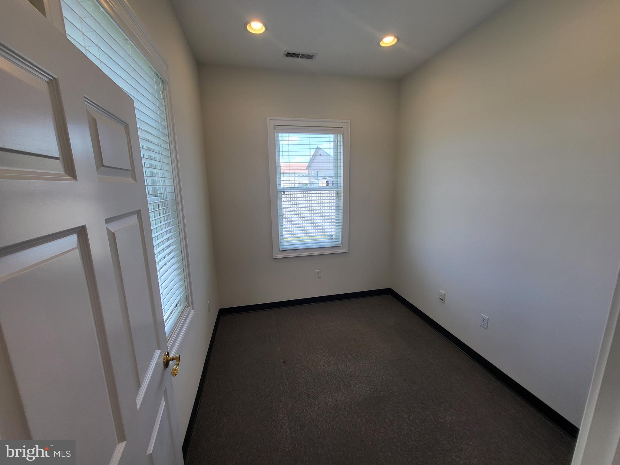 BROOKS TRIO - Commercial Lease