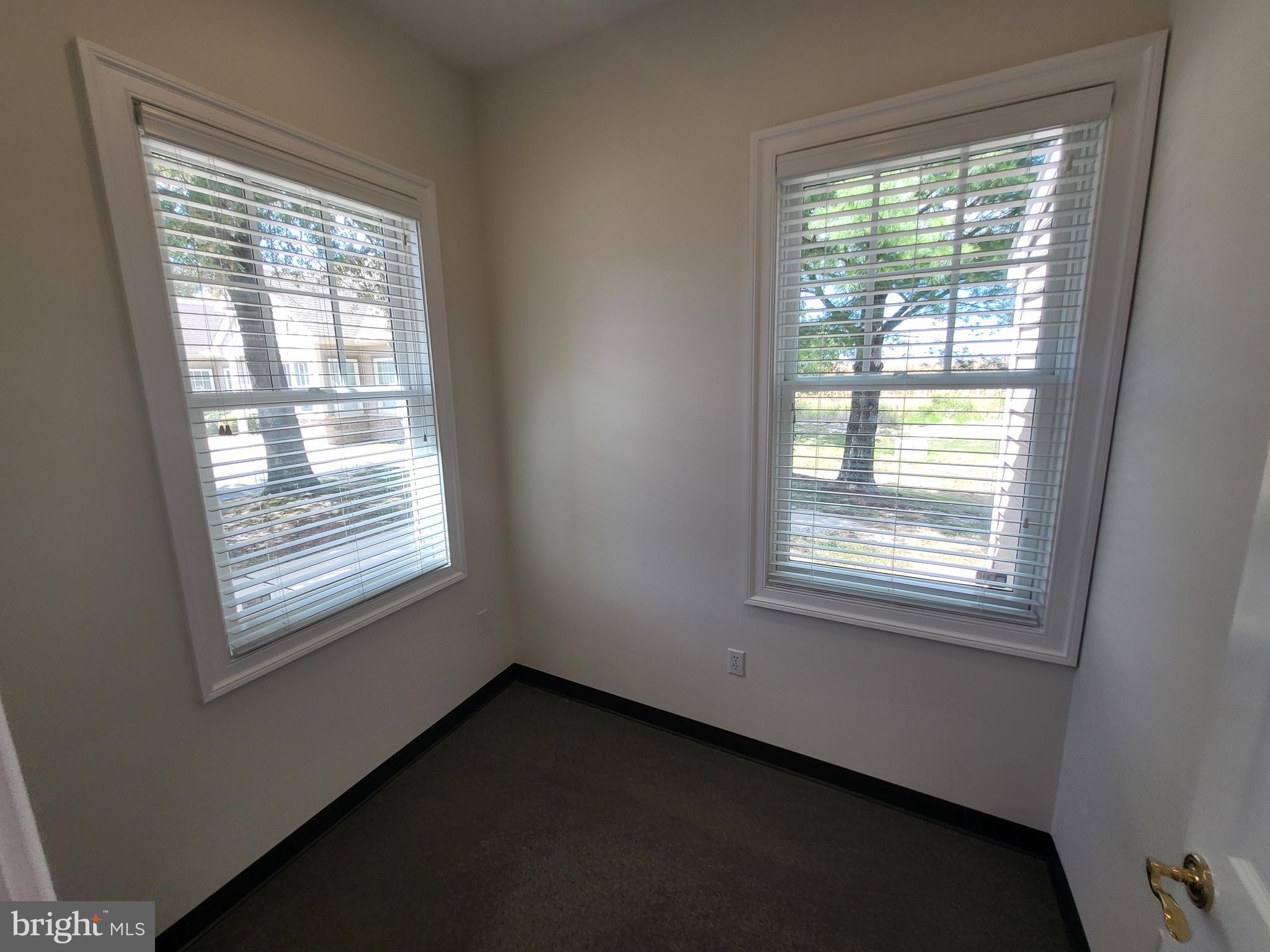 BROOKS TRIO - Commercial Lease