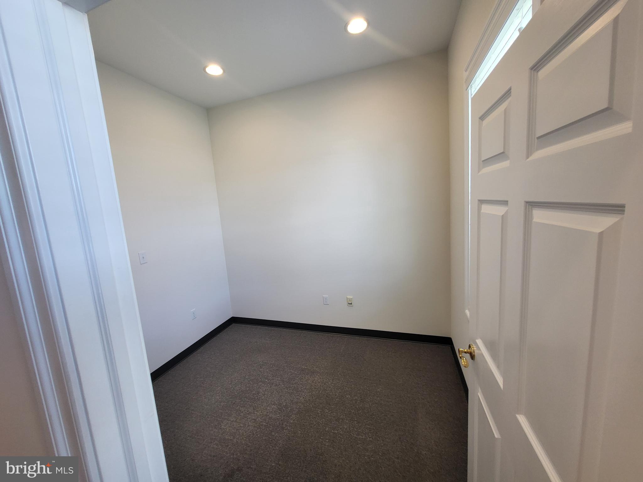 BROOKS TRIO - Commercial Lease