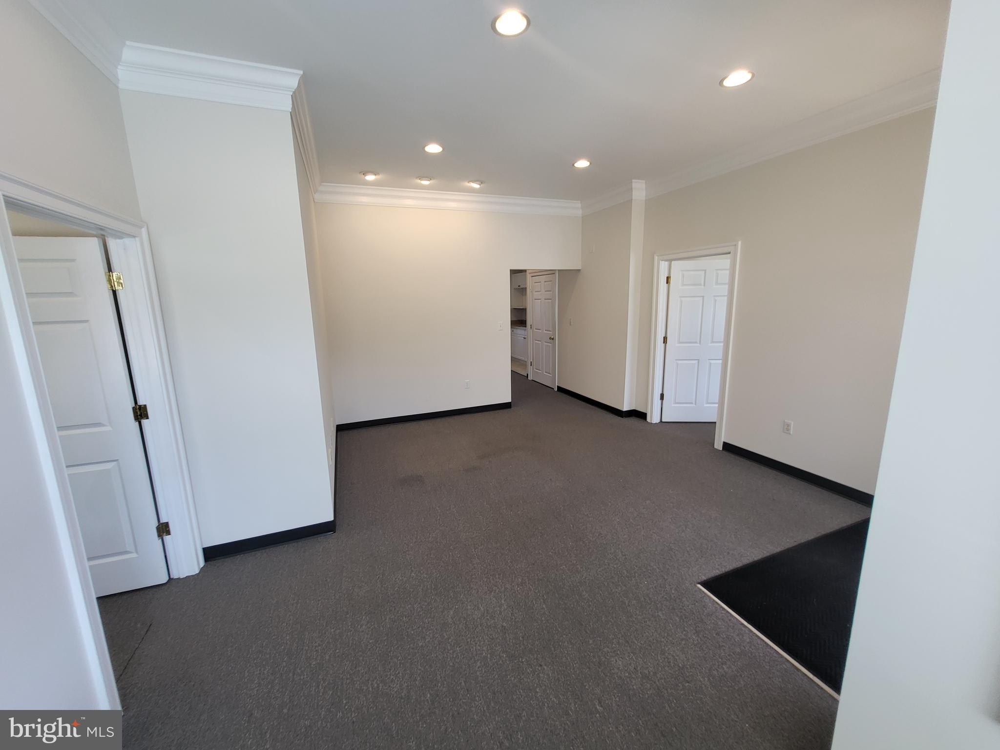 BROOKS TRIO - Commercial Lease