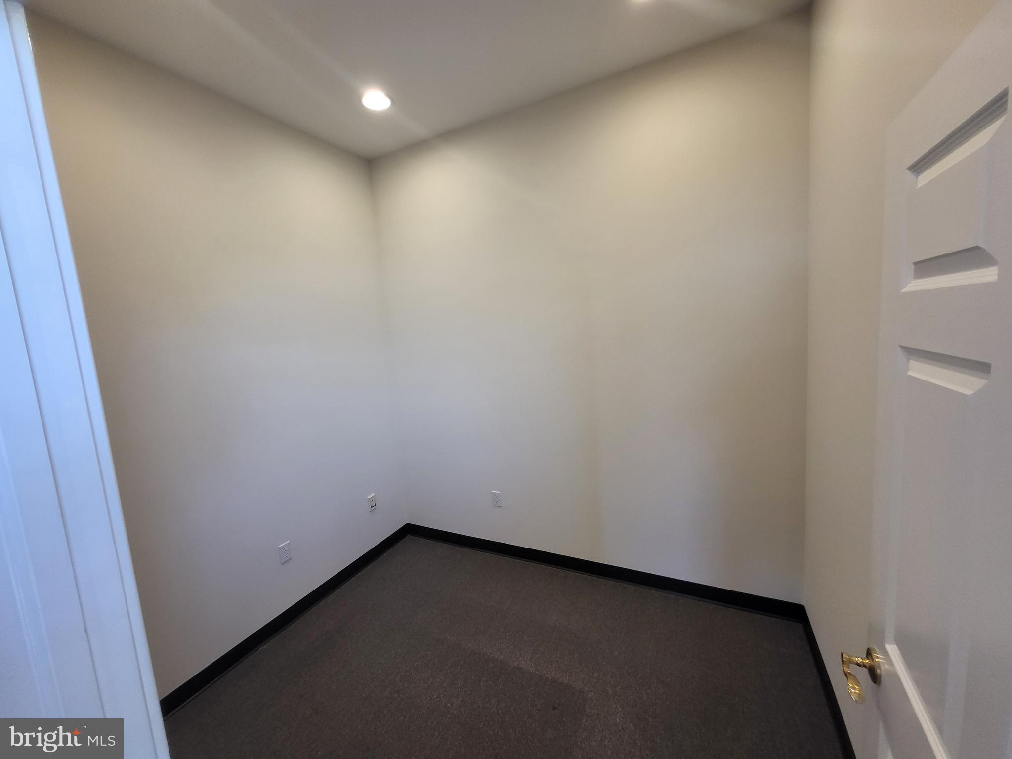 BROOKS TRIO - Commercial Lease