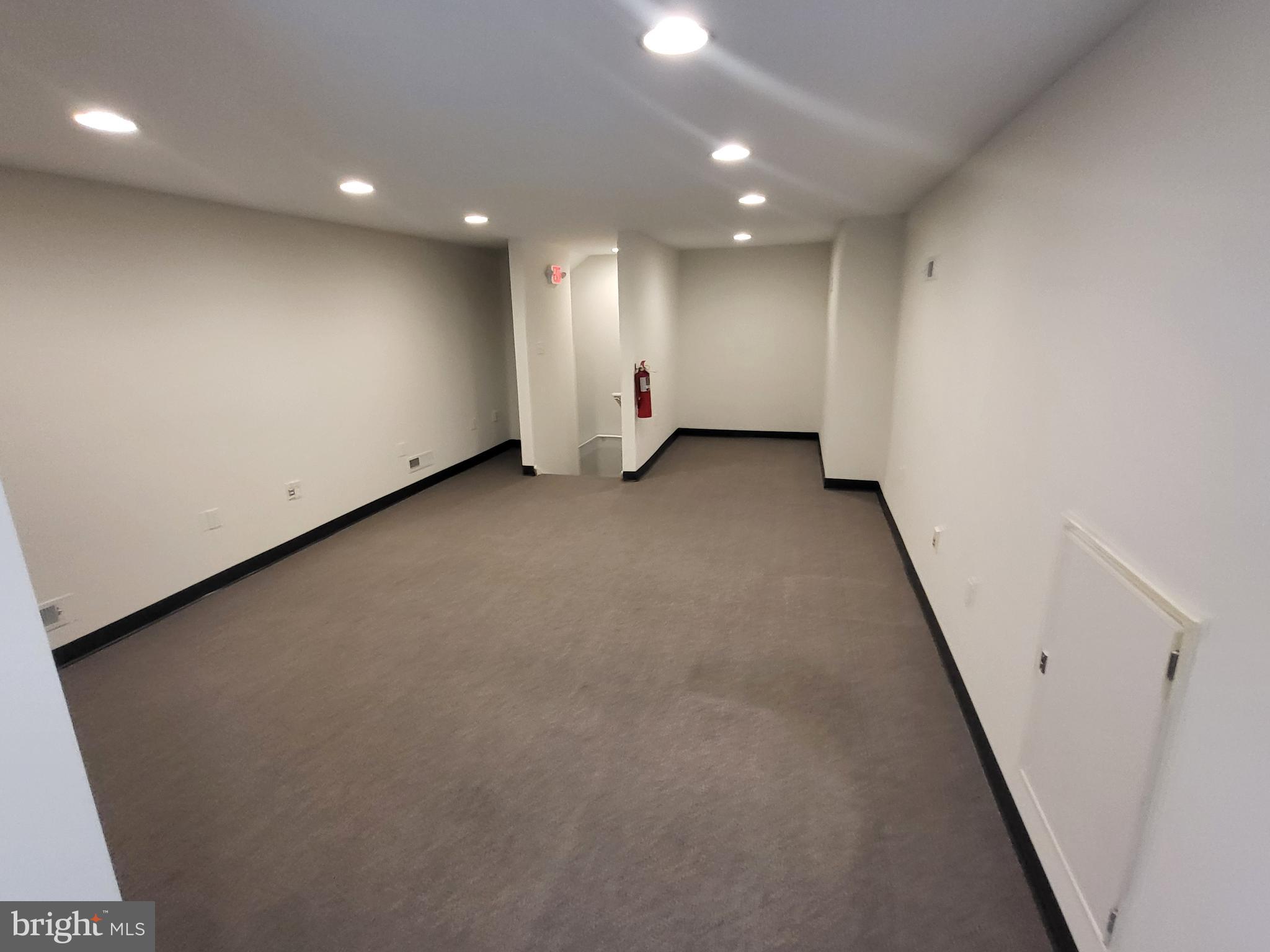 BROOKS TRIO - Commercial Lease