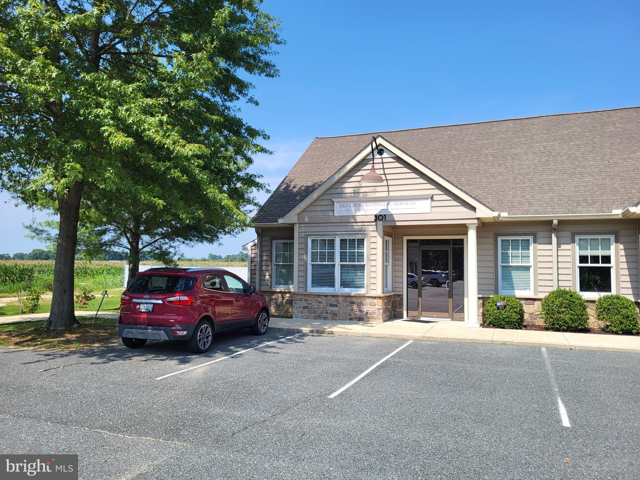 BROOKS TRIO - Commercial Lease