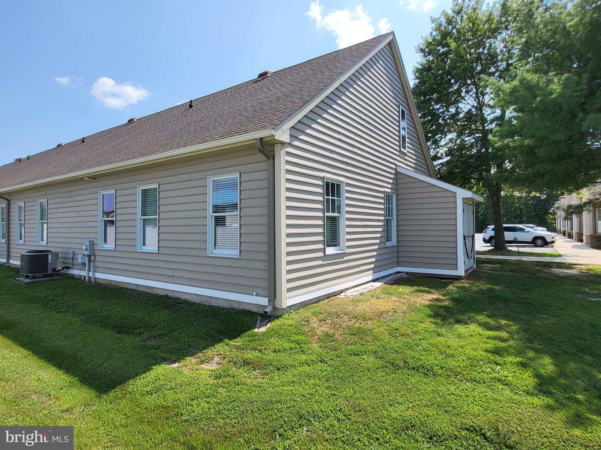 BROOKS TRIO - Commercial Lease