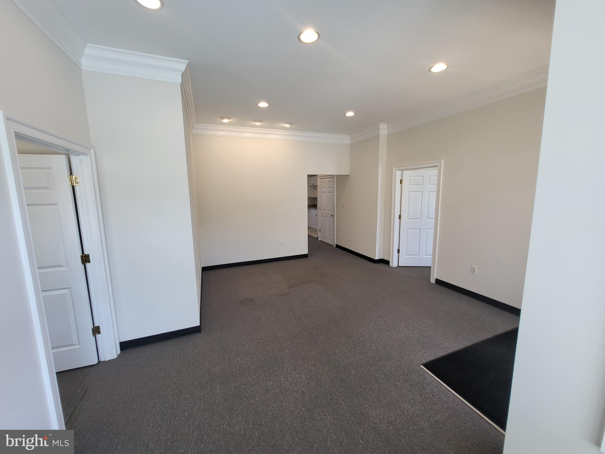 BROOKS TRIO - Commercial Lease