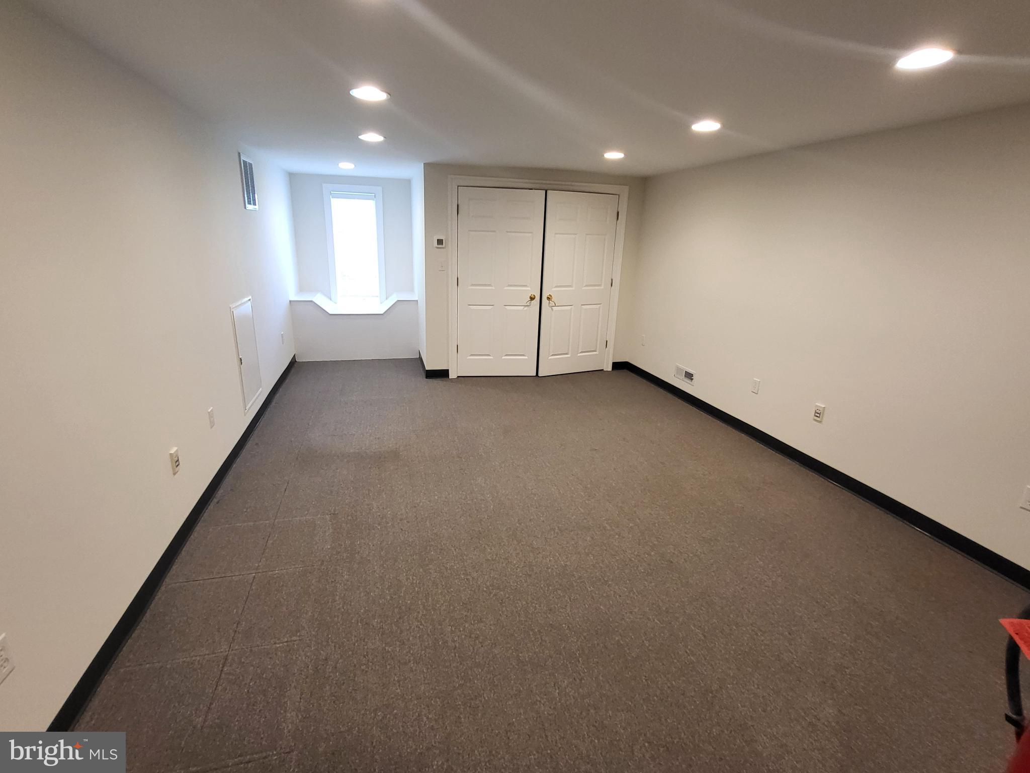 BROOKS TRIO - Commercial Lease