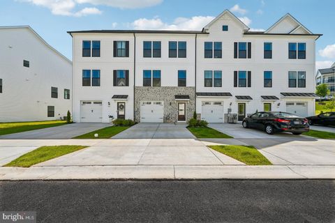 Photo of 2109 Peace Lily Lane, FREDERICK, MD 21702 (MLS # MDFR2083306)