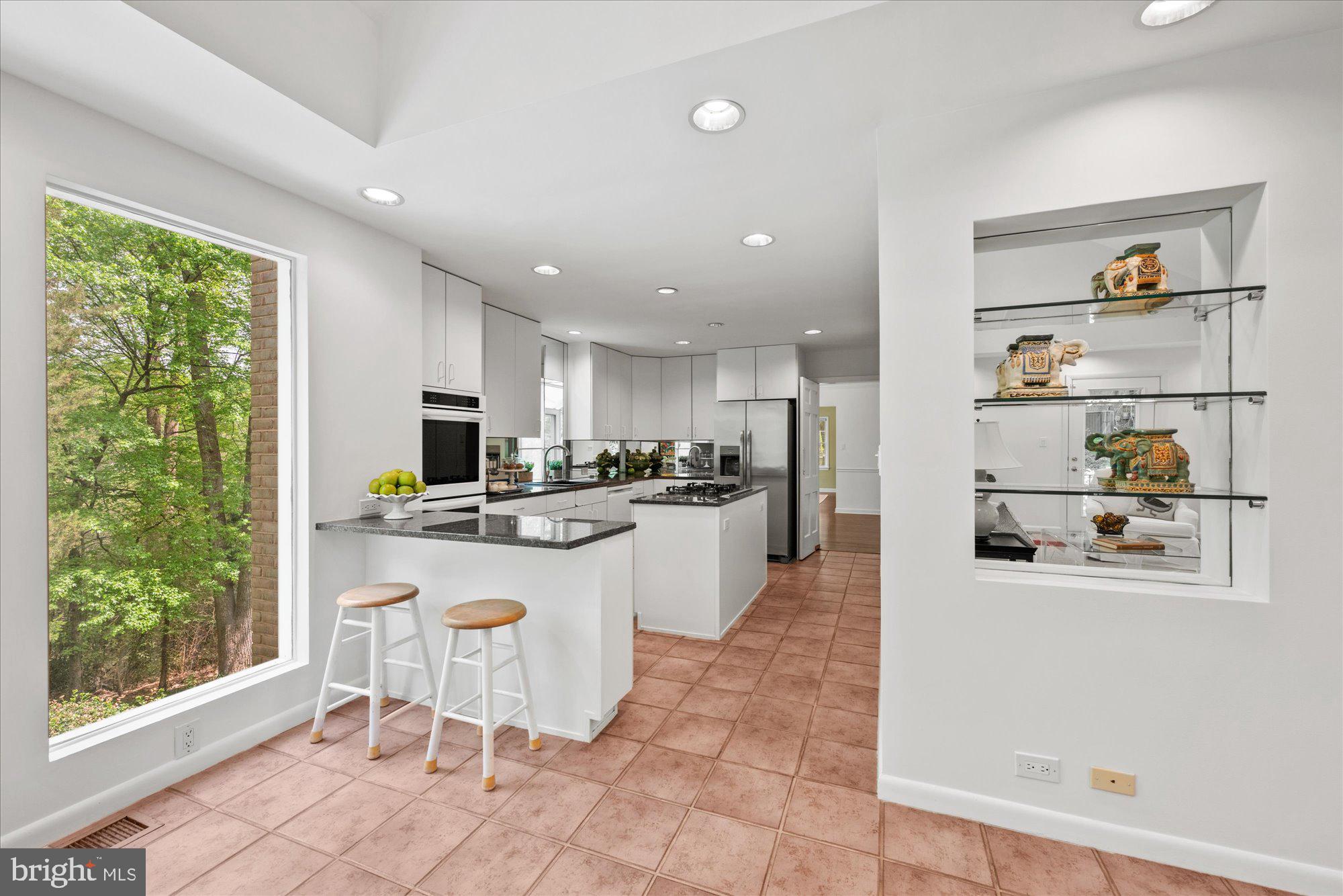 CONGRESSIONAL MANOR - Residential